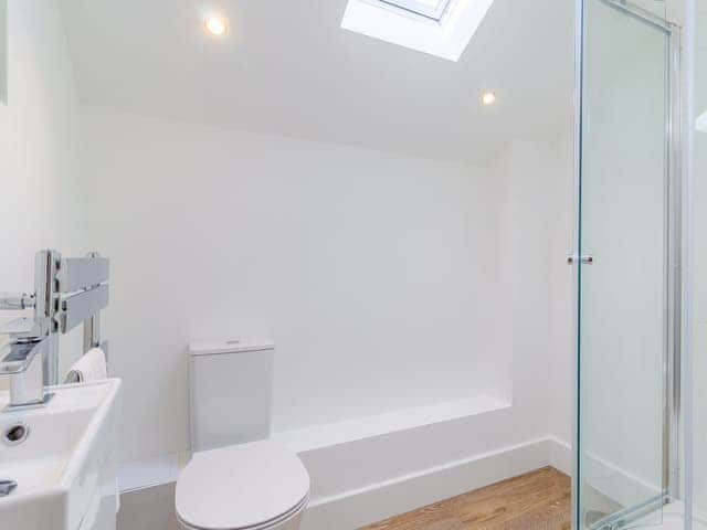 Shower room | Kestrel Barn - Goldfinch Barns, Swaffham