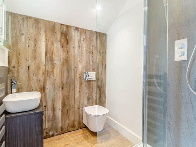 Shower room | Kestrel Barn - Goldfinch Barns, Swaffham