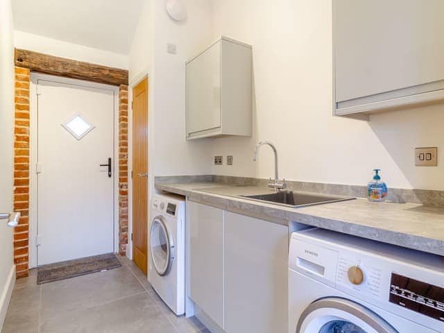 Utility room | Skylark Barn - Goldfinch Barns, Swaffham