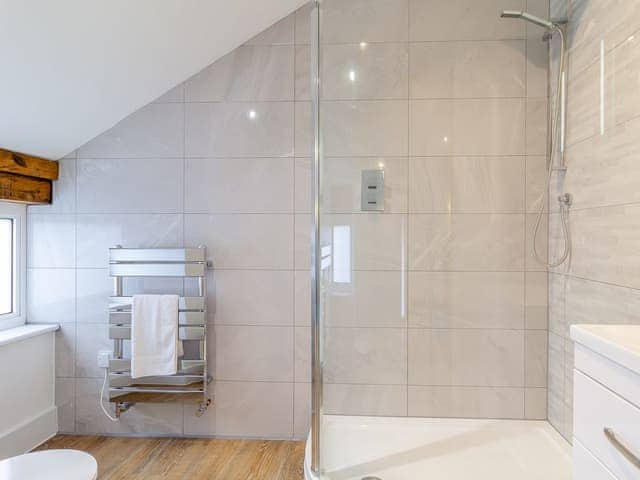 Shower room | Skylark Barn - Goldfinch Barns, Swaffham