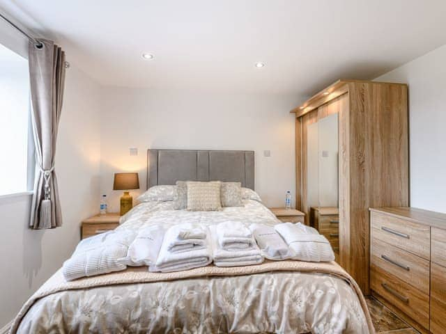 Double bedroom | Poppy Cottage, West Ashby, near Horncastle