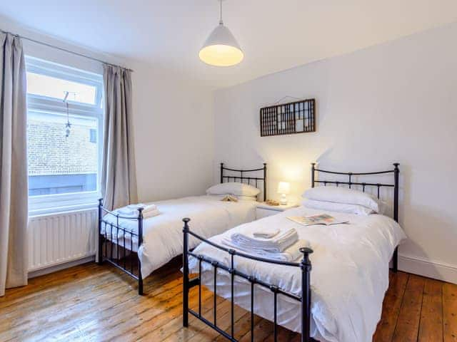 Twin bedroom | Anchor Cottage, Whitstable