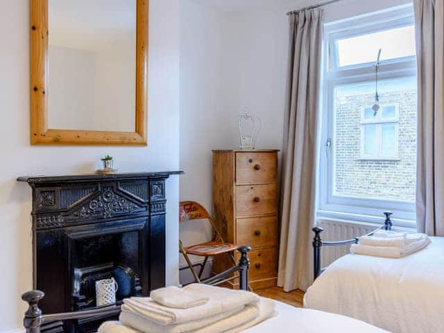 Twin bedroom | Anchor Cottage, Whitstable