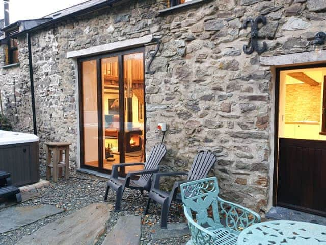 Lovely holiday home with hot tub | Galleri - Dolgoy Cottages, Llangrannog