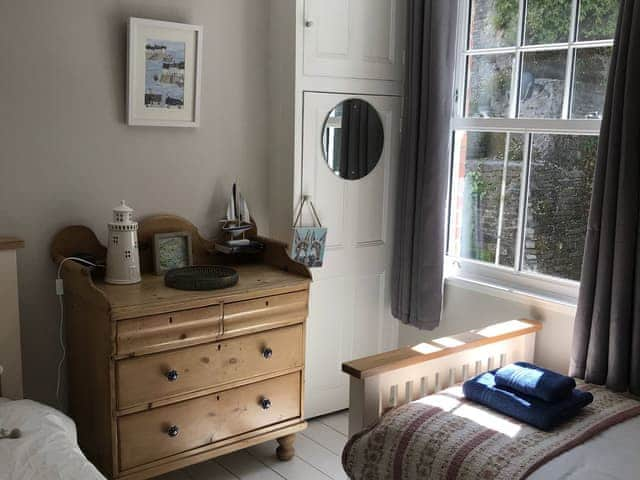 Twin bedroom | Sea Star Cottage, Fowey