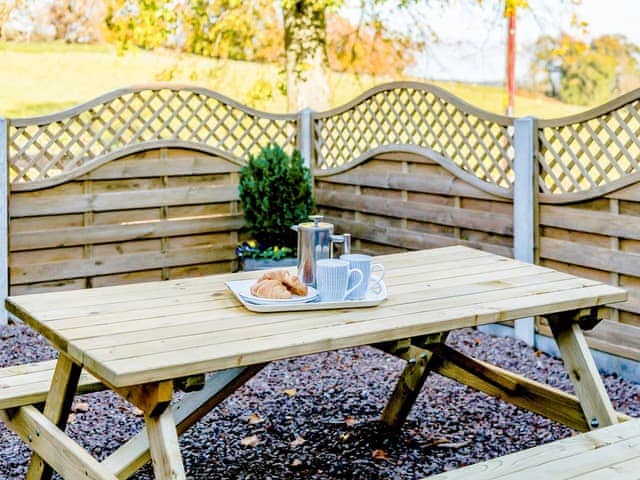 Outdoor eating area | Priors Lodge Barns - Horseshoe - Priors Lodge Barns , Bream, near Lydney