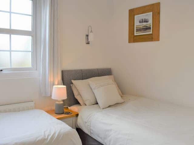 Twin bedroom | Lynicote Farm, Skinners Bottom, near St Agnes