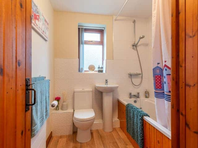 Bathroom | Maybeck Cottage, Ruswarp, near Whitby