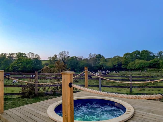 Hot tub | The Old Mill, Egloskerry, near Launceston