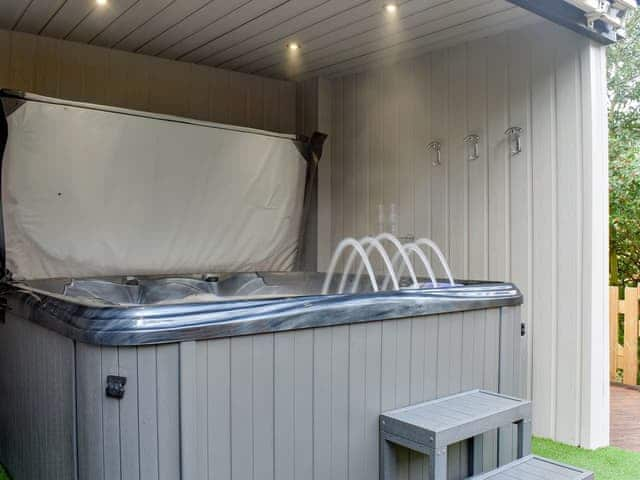 Hot tub | Bridge House, Loftus, near Saltburn-by-the-Sea