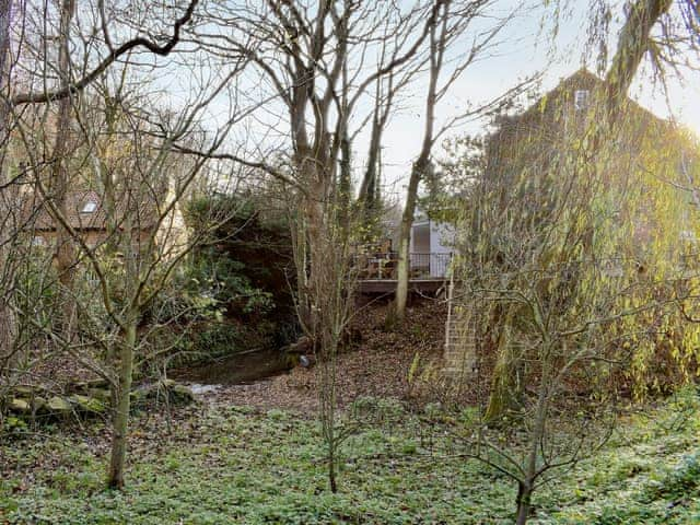 Setting | Bridge House, Loftus, near Saltburn-by-the-Sea