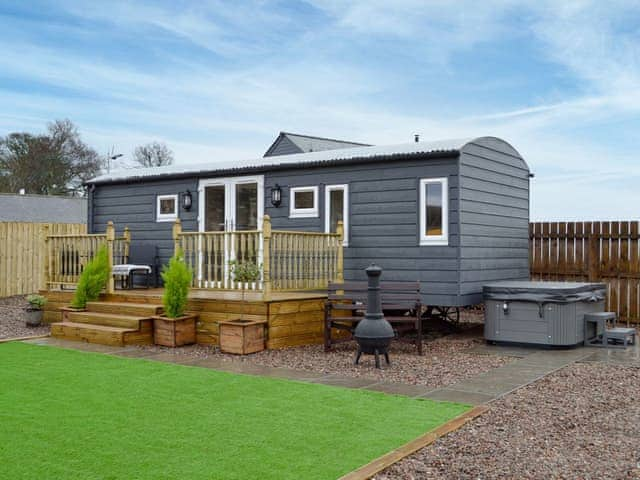 Exterior | The Shepherd&rsquo;s Hut - Glenskinno, Montrose