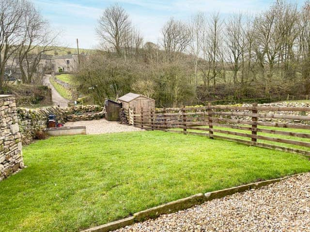 Lawned garden area | Smardale Cottages, Kirkby stephen