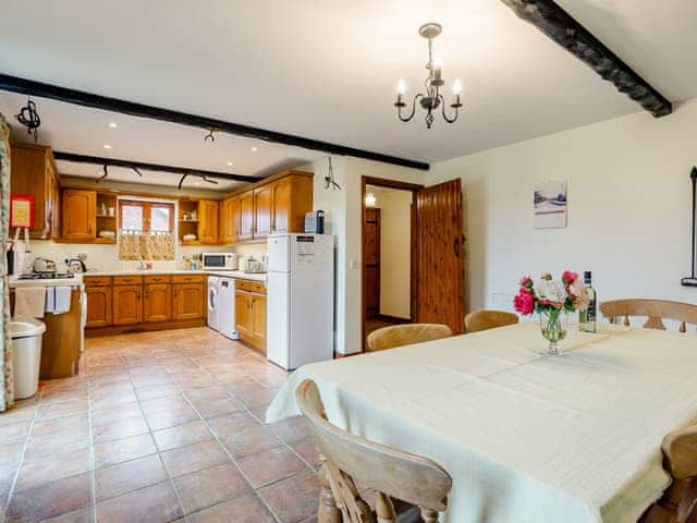 Kitchen/diner | Purlin Barn - Thorpland Manor Barns, Runcton Holme