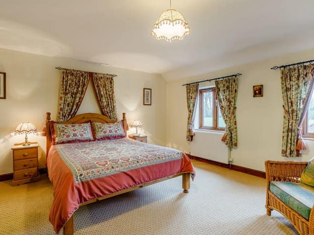 Master bedroom | Purlin Barn - Thorpland Manor Barns, Runcton Holme