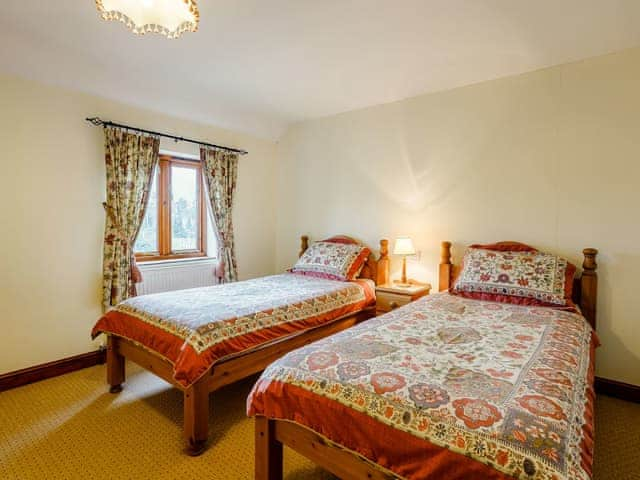 Twin bedroom | Purlin Barn - Thorpland Manor Barns, Runcton Holme