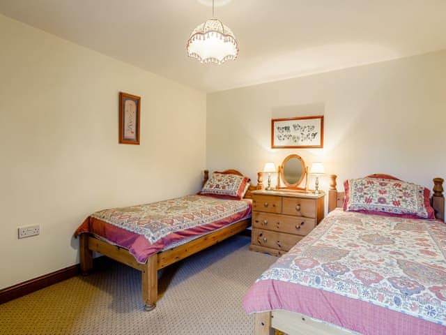 Twin bedroom | Purlin Barn - Thorpland Manor Barns, Runcton Holme