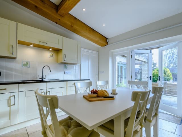 Kitchen/diner | Coach House Cottage, Wotton-under-Edge 