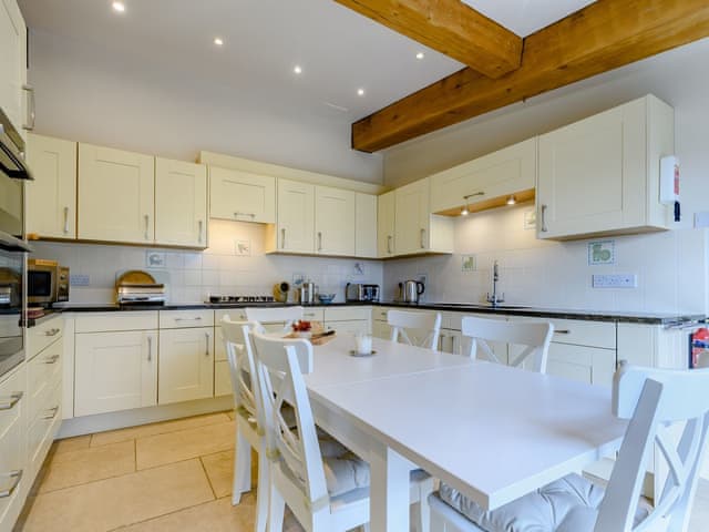 Kitchen/diner | Coach House Cottage, Wotton-under-Edge 