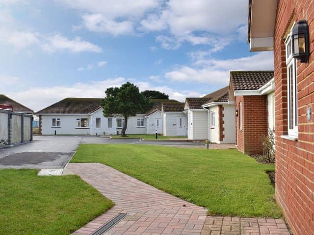 Setting | Fort Spinney Holiday Bungalows, Yaverland