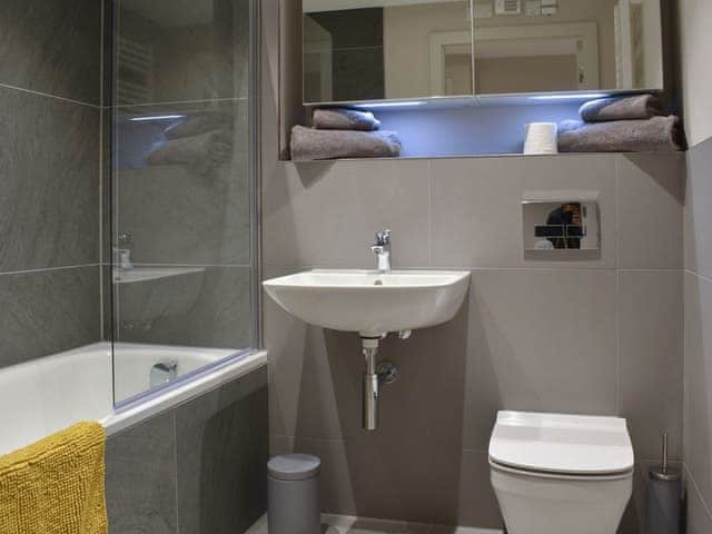 Bathroom | Riverview apartment, Backbarrow