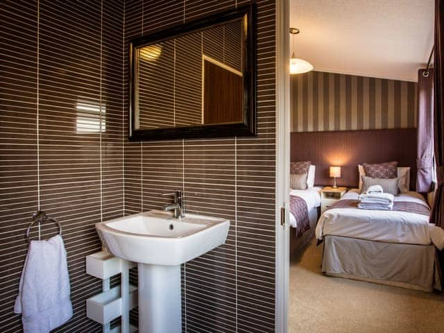 En-suite | Silverbirch - Claywood Retreat Lodges, Darsham, near Southwold