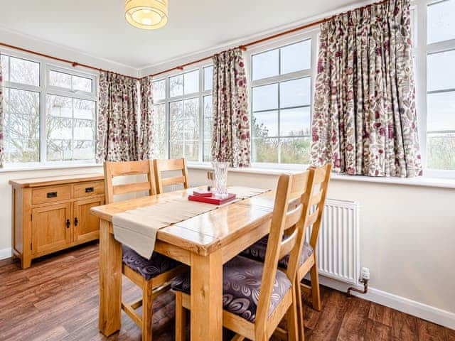 Attractive dining area | White Oak Cottage, Hagworthingham, near Horncastle