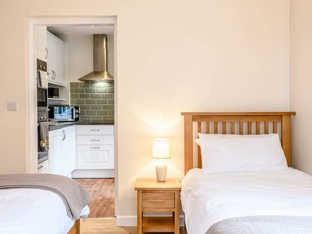 Inviting twin bedroom | White Oak Cottage, Hagworthingham, near Horncastle