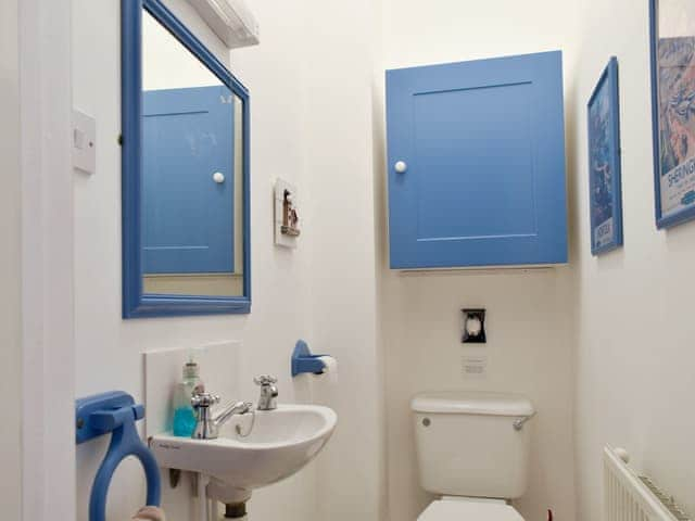 Separate toilet | Sandrock House, Sheringham