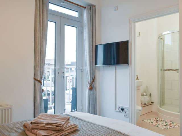 Master bedroom | Sandrock House, Sheringham