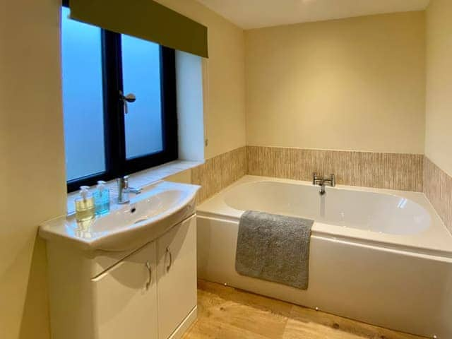 Bathroom | Moor Farm Lodge, Foxley, near Dereham