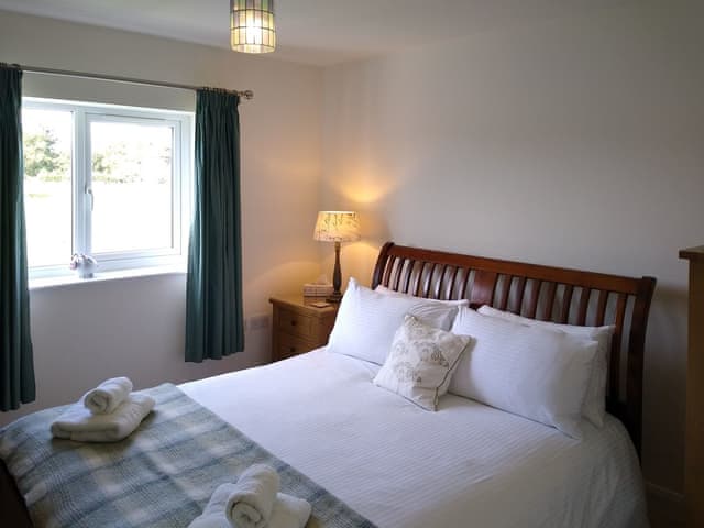 Double bedroom | Manor Farm Cottage, Hampton in Arden