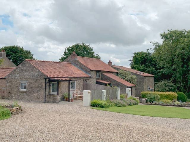 Setting | Wheatsheaf Cottage - Granary Farm Cottages, Sawdon, near Scarborough