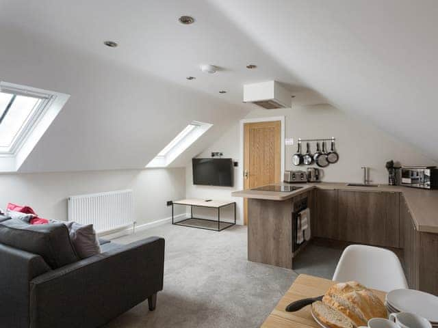 Open plan living space | 7 Monkbar Mews - City Apartments, York