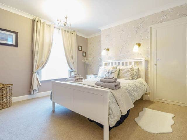 Double bedroom | Ammonite House, Whitby