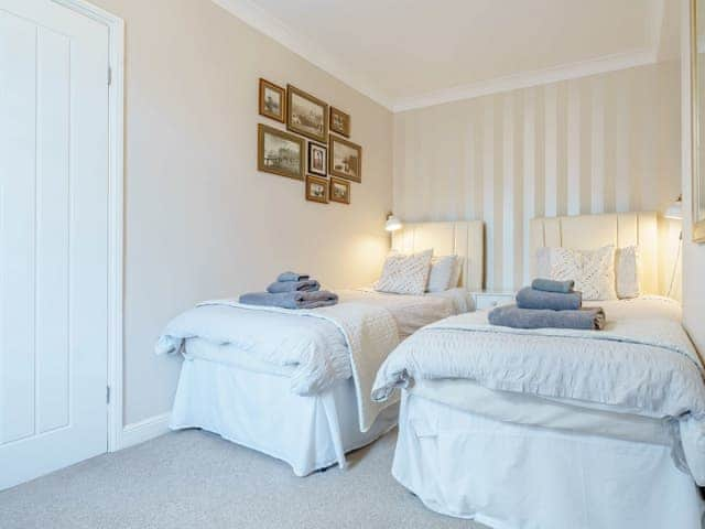 Twin bedroom | Ammonite House, Whitby