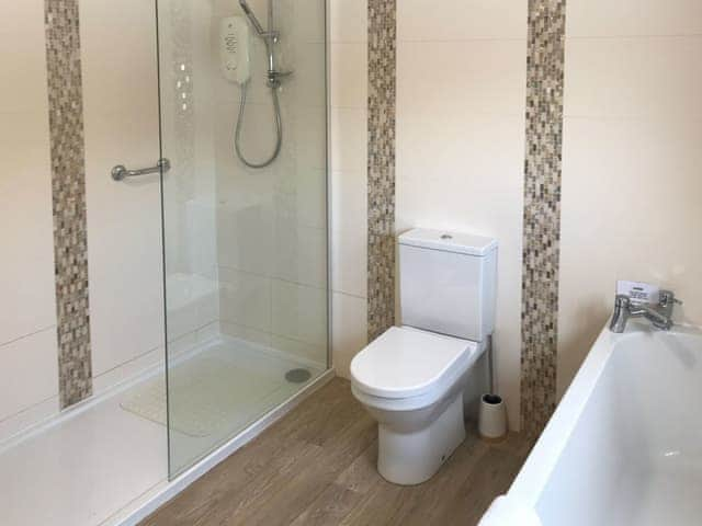 Bathroom | Carr House, Cayton, Scarborough