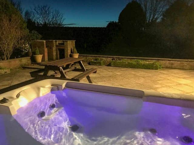 Hot tub | Carr House, Cayton, Scarborough