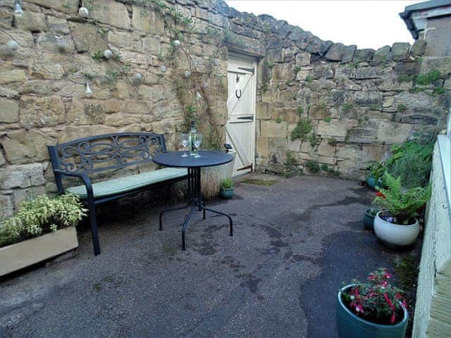 Sitting-out-area | Oswin Cottage, Alnwick