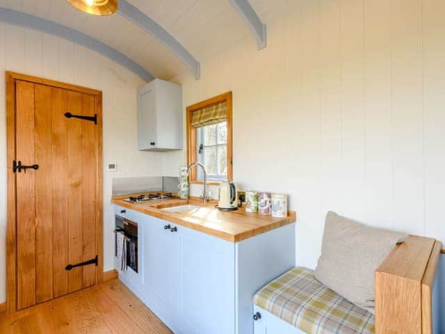 Interior | Spire View Hut, Alderbury, near Salisbury