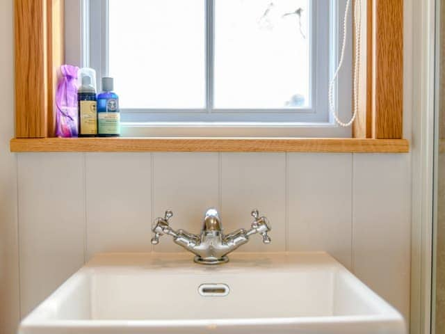 Shower room | Spire View Hut, Alderbury, near Salisbury