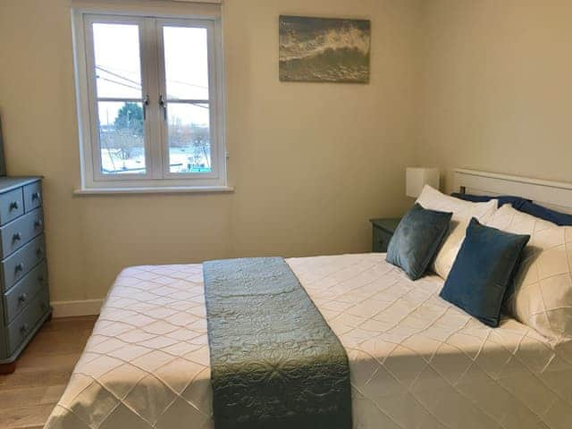 Double bedroom | Curlew, Point Clear Bay