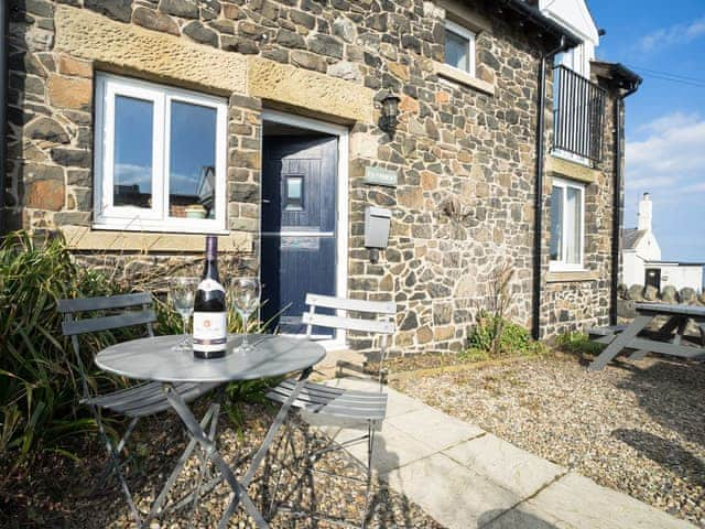 Sitting-out-area | Cuthbert Cottage, Craster