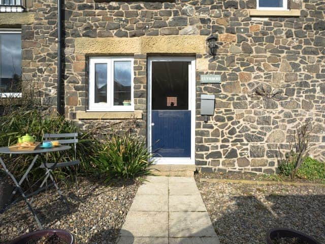 Sitting-out-area | Cuthbert Cottage, Craster