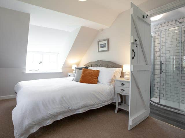 Double bedroom | The Old Farmhouse, Burridge