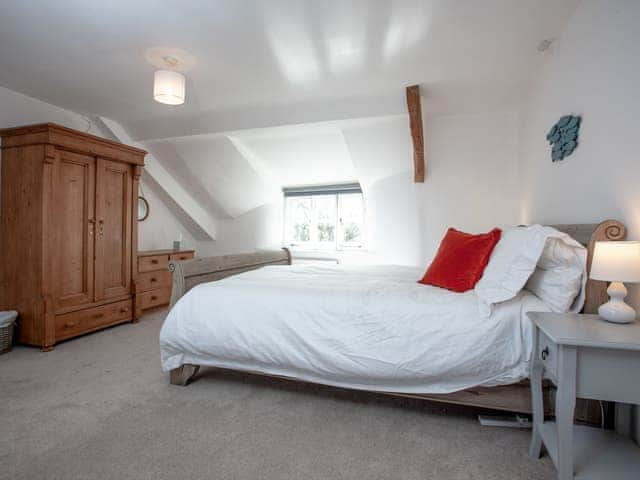 Double bedroom | The Old Farmhouse, Burridge