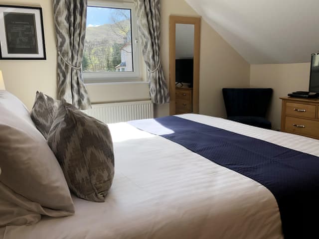 Super King bedroom | Oak Leaf - Oakvale, Braithwaite