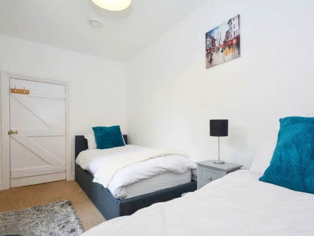 Twin bedroom | Hawkes Lane, Canterbury