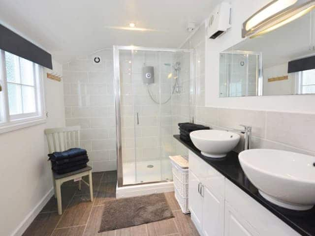 Shower room | Hawkes Lane, Canterbury