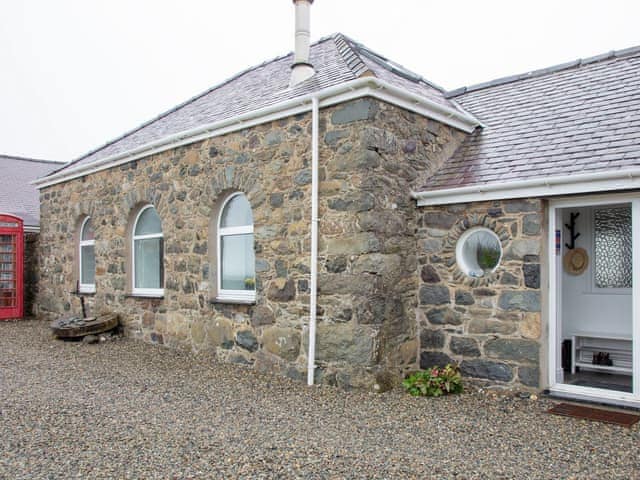 Exterior | Granary - Bach Wen Cottages, Clynnog Fawr